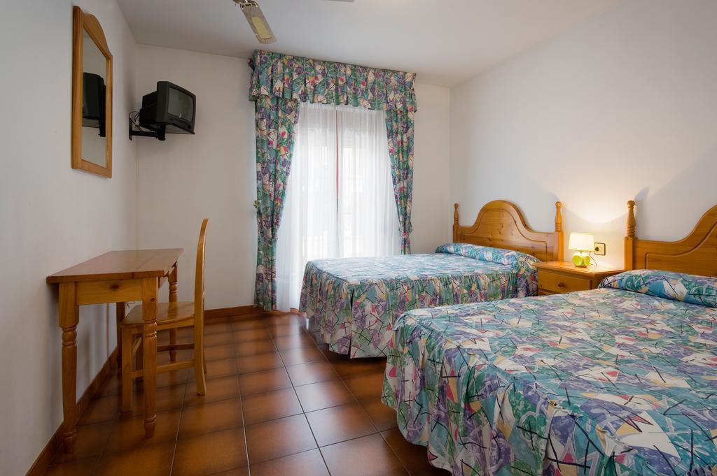 Hotel Castillo D'Acher Сиреса Экстерьер фото